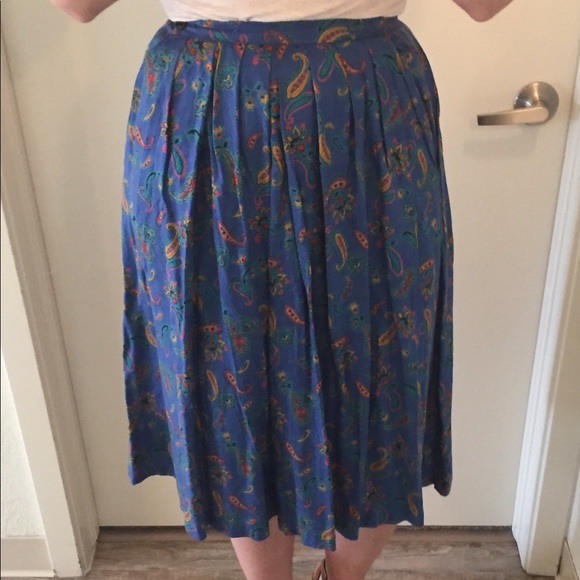 Vintage blue paisley midi skirt with pockets - Picture 2 of 8